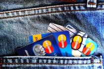 逾期记录怎么办理信用卡，从根本解决问题！